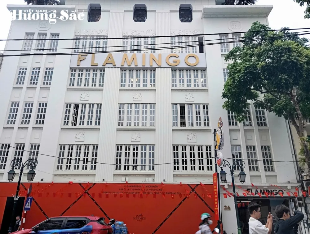 Trụ sở Tập đoàn Flamingo Holdings với hệ thống vườn tường và mái xanh