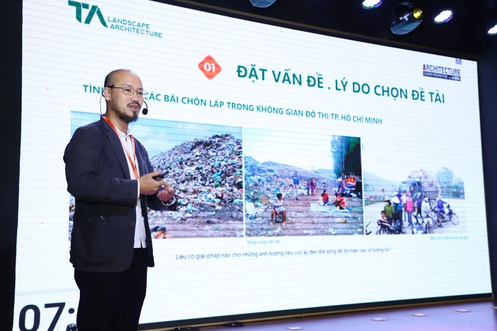 KTS Vũ Việt Anh trình bày giải pháp chuyển hóa bãi rác