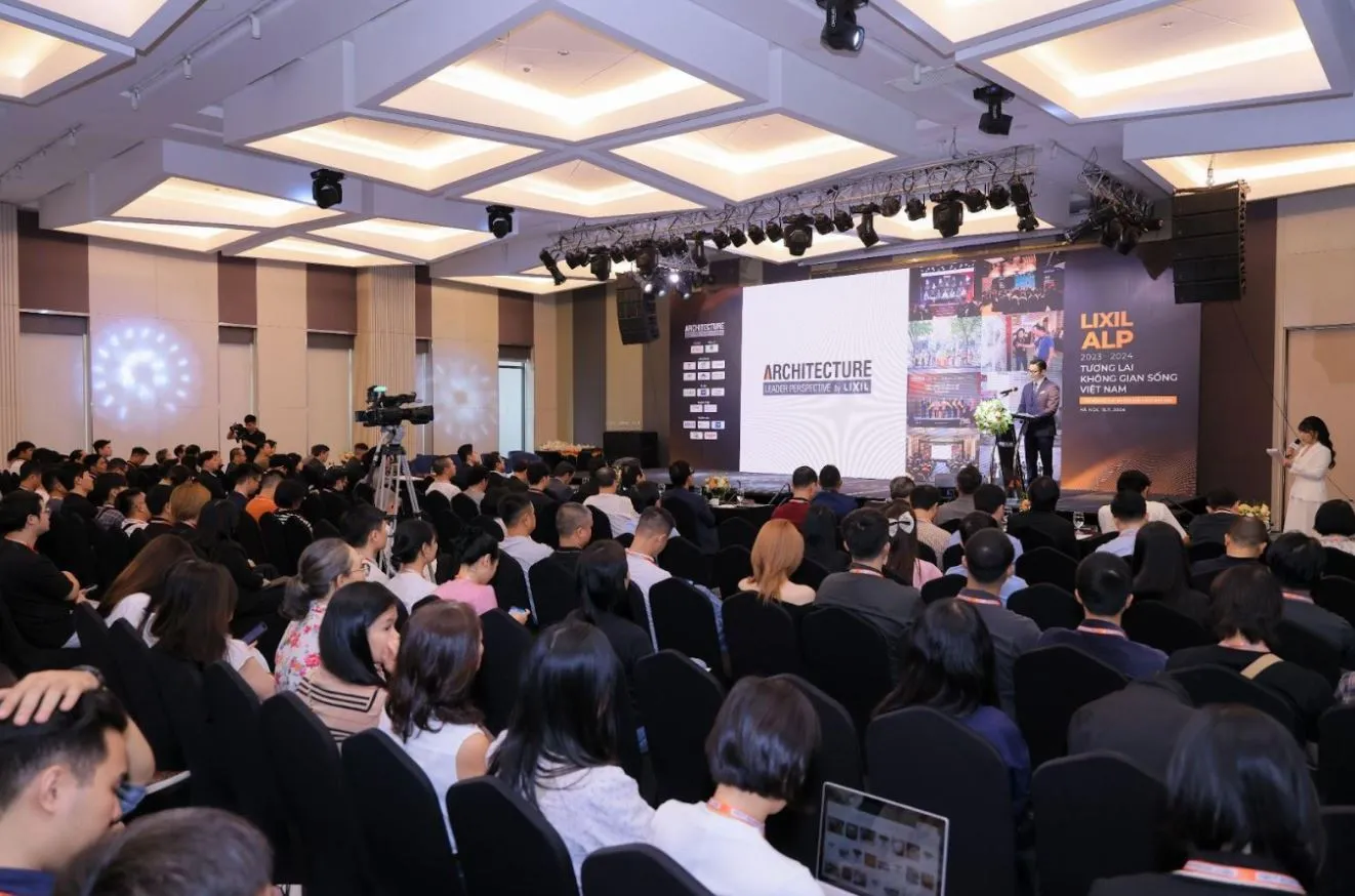 Các kiến trúc sư và nhà quản lý tham gia thảo luận tại hội thảo ALP cải tạo nhà ở tại Việt Nam từ chuyên gia