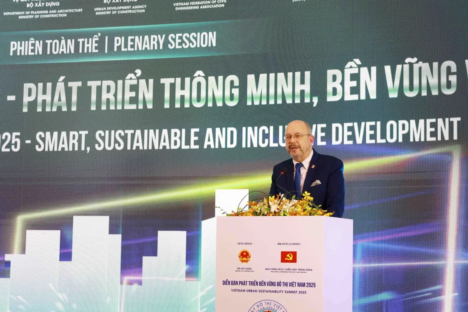 Đại sứ Thụy Sỹ Thomas Gass phân tích các yếu tố quản trị giúp tạo ra sự công bằng và cơ hội việc làm trong đô thị