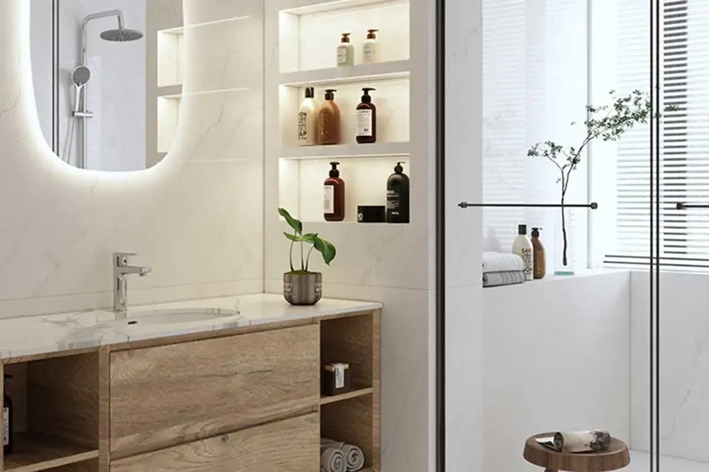 Nhà thiết kế công nghiệp Oliver Kessler đang nghiên cứu bản phác thảo thiết bị vệ sinh