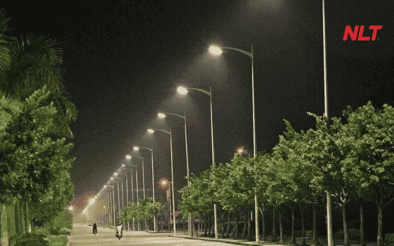Phân vùng chiếu sáng tại công viên Yên Sở với đèn LED 3000K và chóa chắn hướng xuống