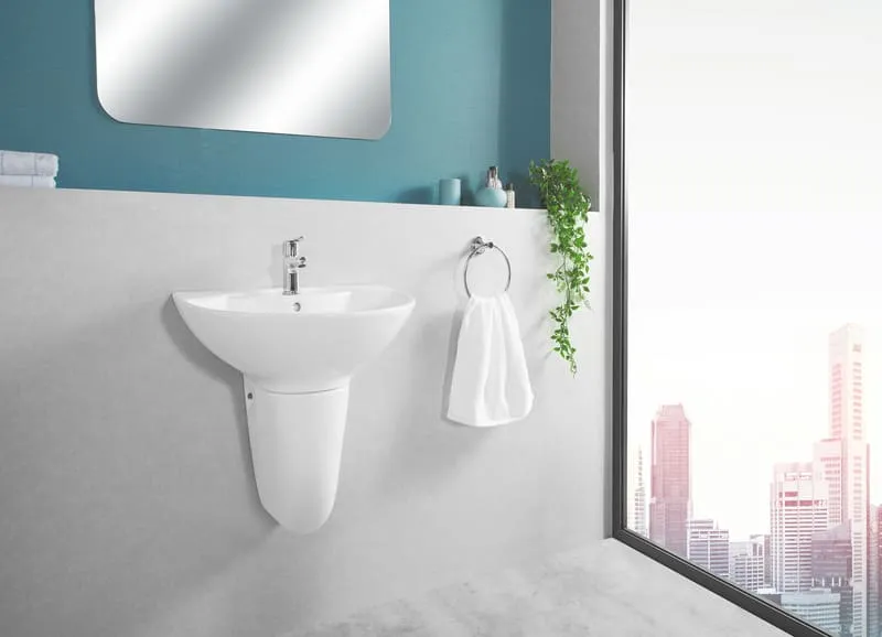 Vệ sinh dưới lavabo treo tường dễ dàng