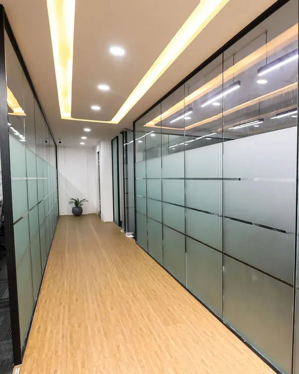 Kính Low-E được ứng dụng phổ biến cho hạng mục văn phòng