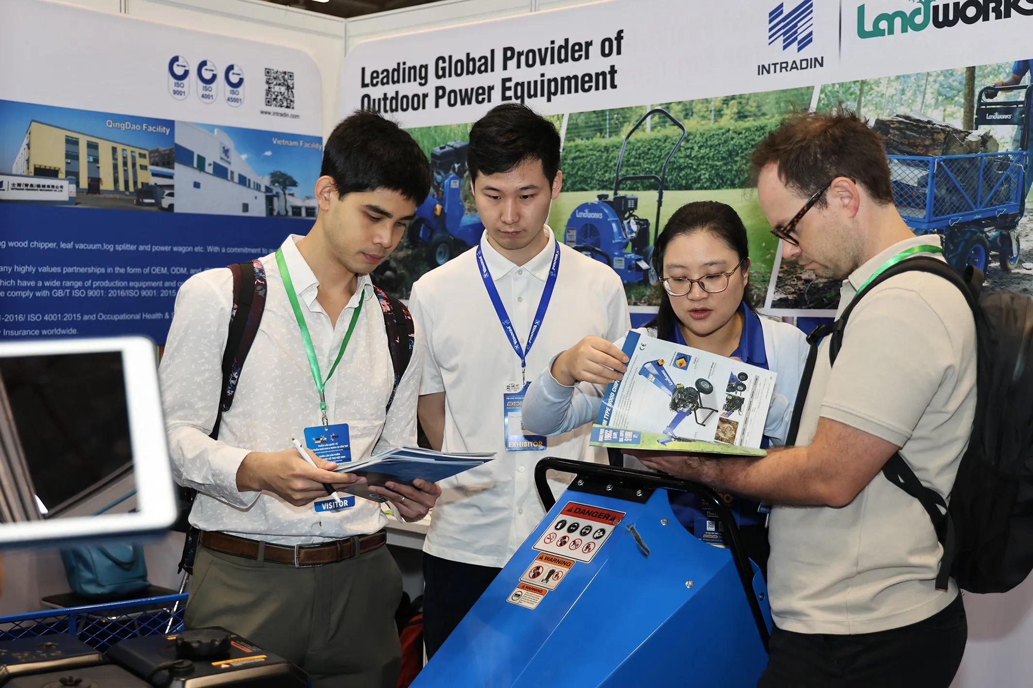 Đại diện các doanh nghiệp ký kết biên bản ghi nhớ hợp tác chiến lược lĩnh vực ngoại thất