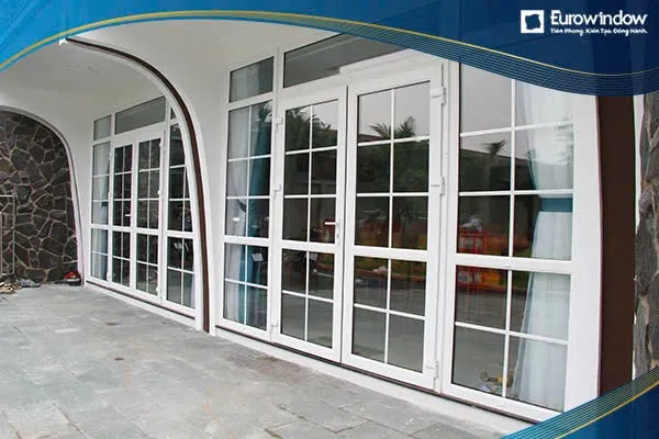Cửa uPVC Eurowindow với thiết kế hiện đại, cách âm cách nhiệt vượt trội cho không gian văn phòng
